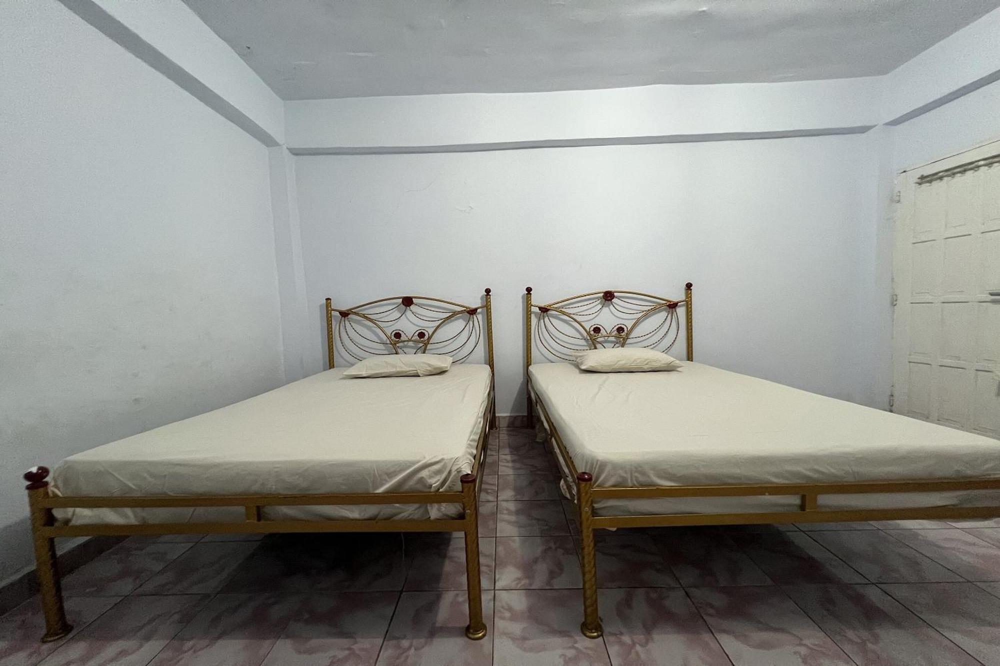 Oyo 91757 Surya Hotelneartaman Anggrek Pkk Watansoppeng Lalabata Exteriör bild