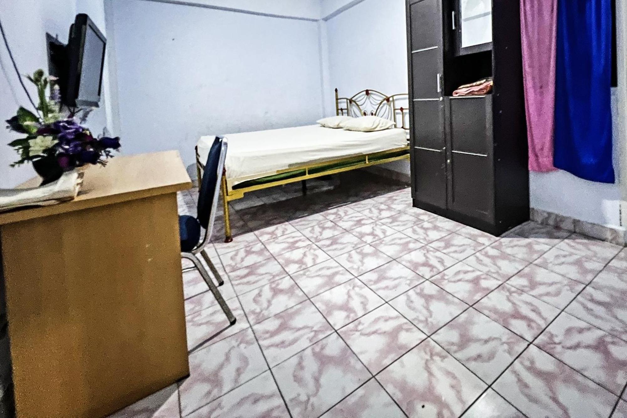 Oyo 91757 Surya Hotelneartaman Anggrek Pkk Watansoppeng Lalabata Exteriör bild