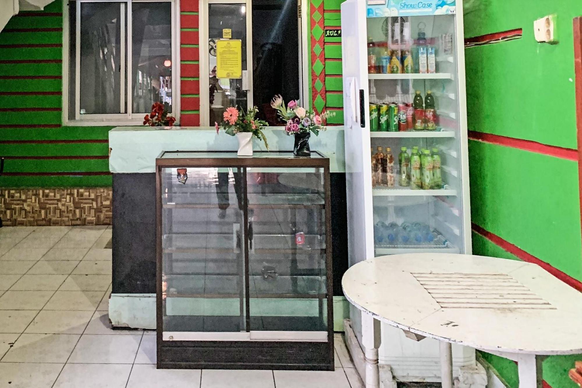 Oyo 91757 Surya Hotelneartaman Anggrek Pkk Watansoppeng Lalabata Exteriör bild