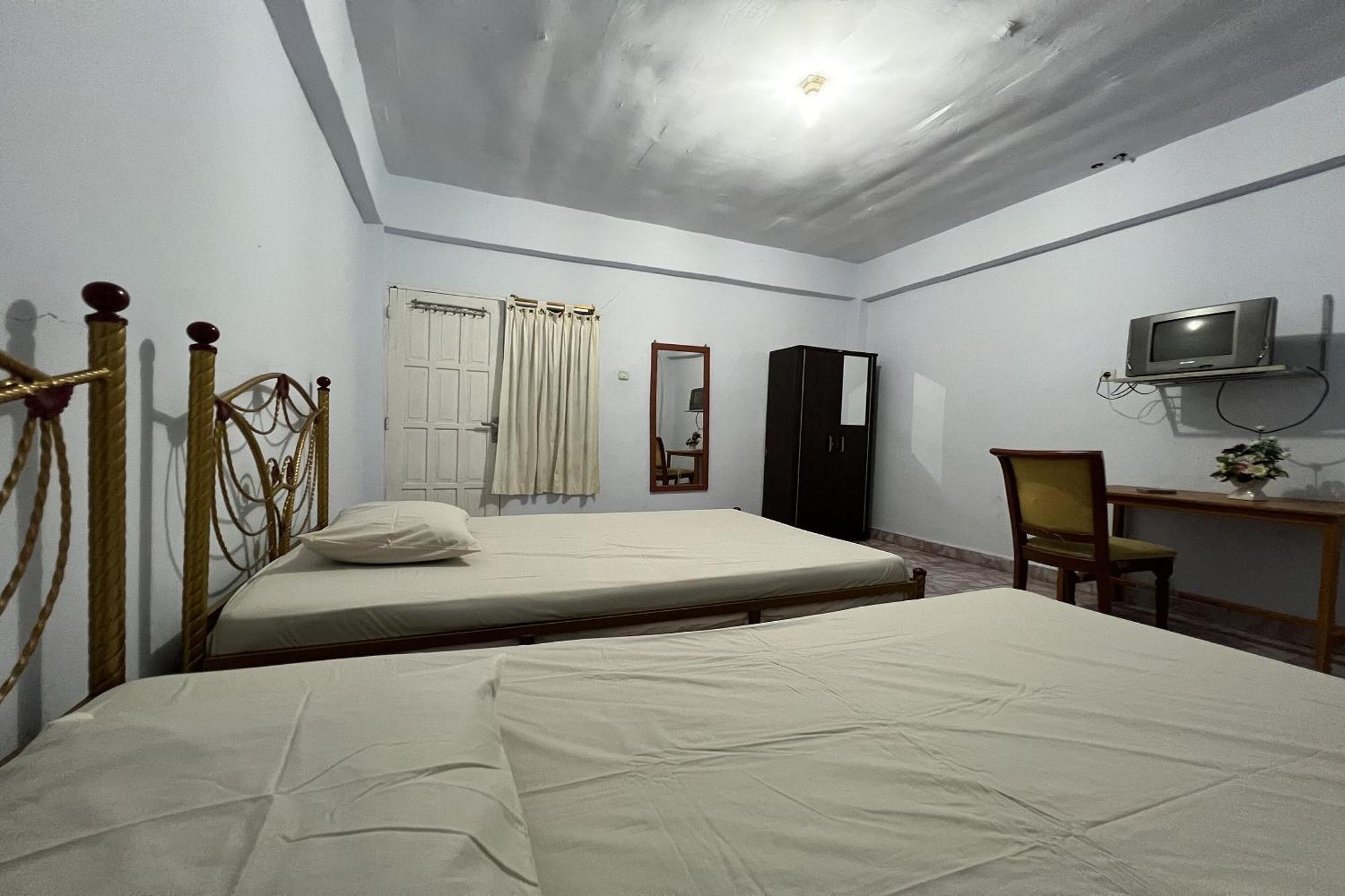 Oyo 91757 Surya Hotelneartaman Anggrek Pkk Watansoppeng Lalabata Exteriör bild