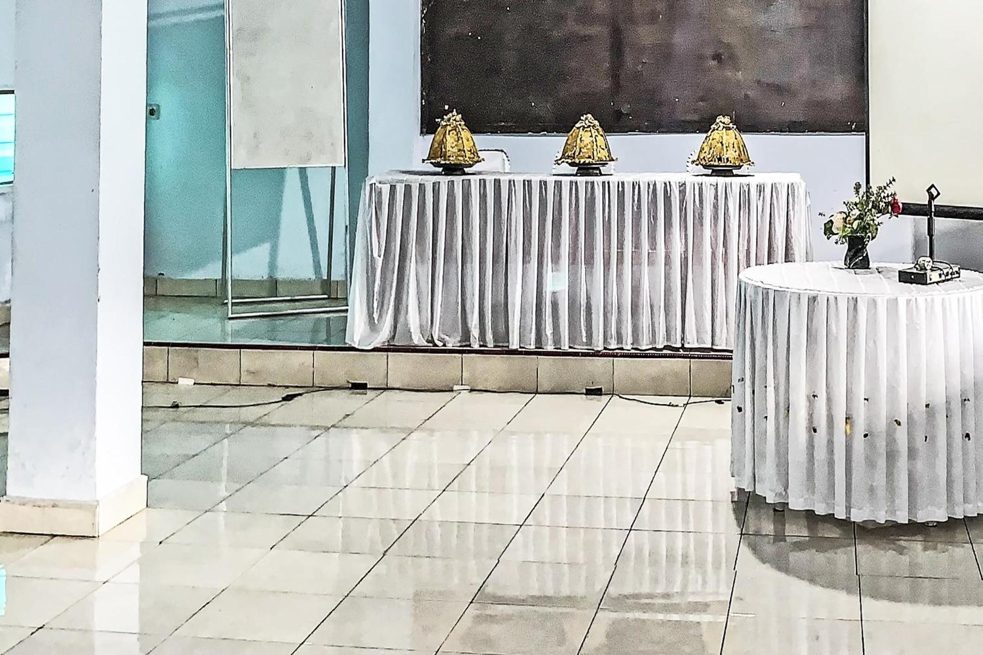 Oyo 91757 Surya Hotelneartaman Anggrek Pkk Watansoppeng Lalabata Exteriör bild