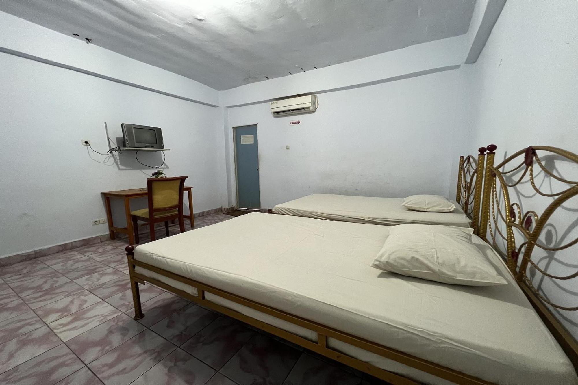 Oyo 91757 Surya Hotelneartaman Anggrek Pkk Watansoppeng Lalabata Exteriör bild